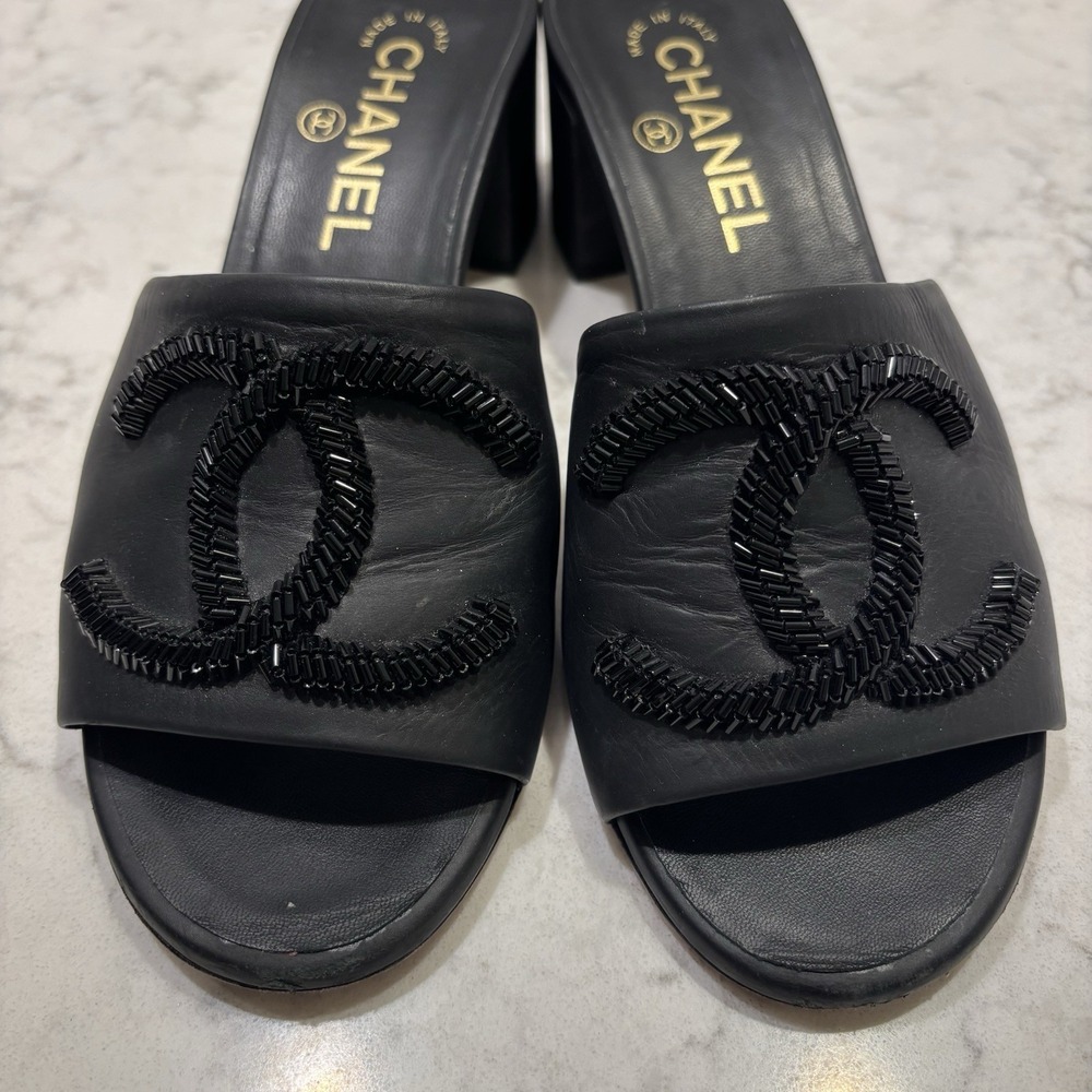 Chanel Black Leather Beaded CC Logo‎ Block Heel Mule Sandals 36.5 Made in Italy - Picture 13 of 16